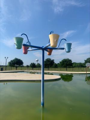 The next step towards turning the Irene LeBlanc Pool into a splash pad was approved last week by Sealy’s city council. 